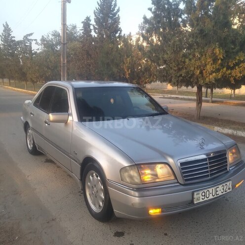 Mercedes C 220 1995, 263,200 km - 2.2 l - Salyan