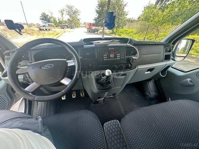 Ford Transit 2009, 228,000 km - 2.4 л - Quba