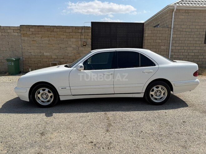Mercedes E 200 1999, 681,416 km - 2.0 л - Qobustan