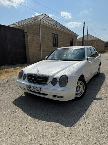 Mercedes E 200 1999, 681,416 km - 2.0 л - Qobustan