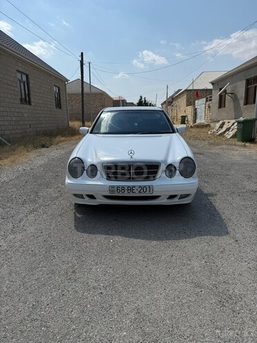 Mercedes E 200 1999, 681,416 km - 2.0 л - Qobustan