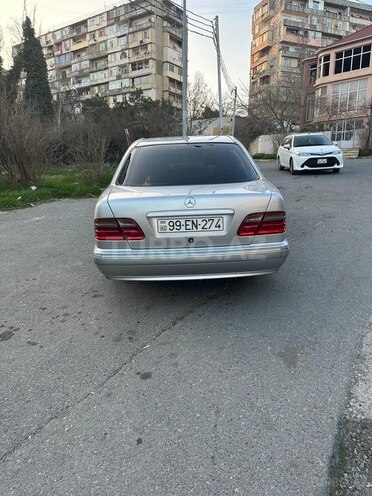 Mercedes E 220 2000, 368,089 km - 2.2 l - Bakı