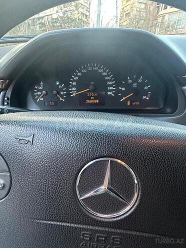 Mercedes E 220 2000, 368,089 km - 2.2 l - Bakı