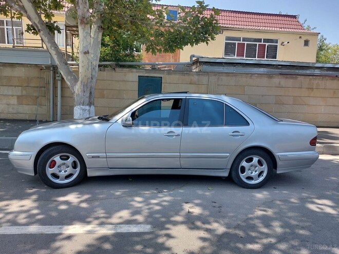 Mercedes E 270 2000, 410,947 km - 2.7 l - Beyləqan
