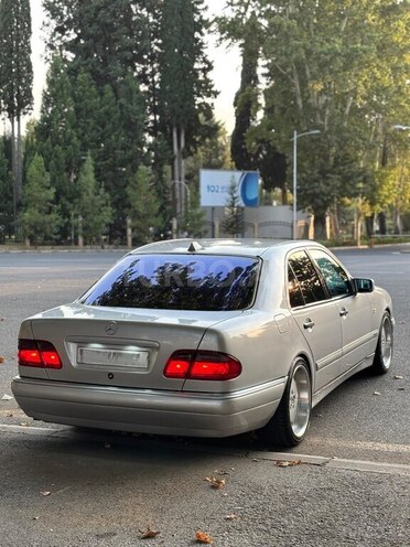 Mercedes E 220 1999, 540,000 km - 2.2 l - Mingəçevir