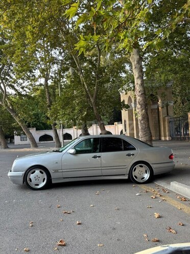 Mercedes E 220 1999, 540,000 km - 2.2 l - Mingəçevir