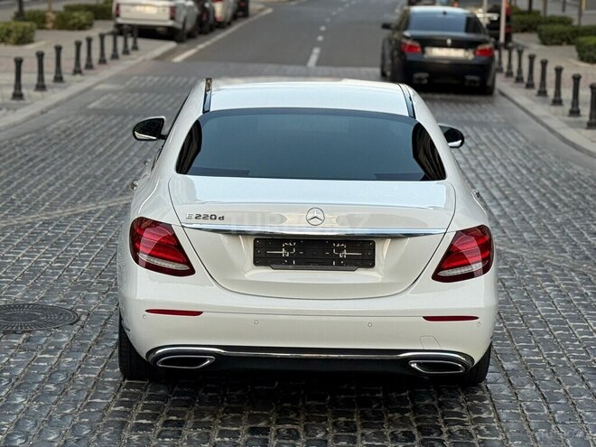 Mercedes E 200 d 2019, 111,000 km - 1.6 l - Bakı