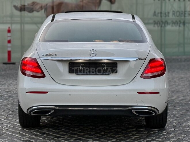 Mercedes E 200 d 2019, 111,000 km - 1.6 l - Bakı