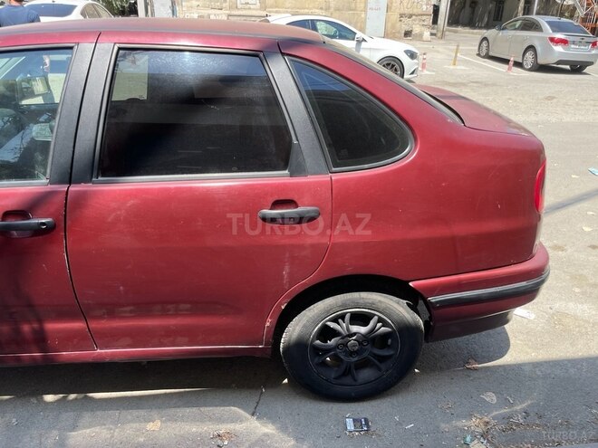 Volkswagen Polo 1995, 200,000 km - 1.4 l - Bakı