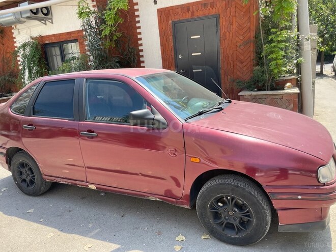 Volkswagen Polo 1995, 200,000 km - 1.4 l - Bakı