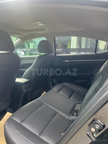 Hyundai Elantra 2018, 105,000 km - 2.0 л - Bakı