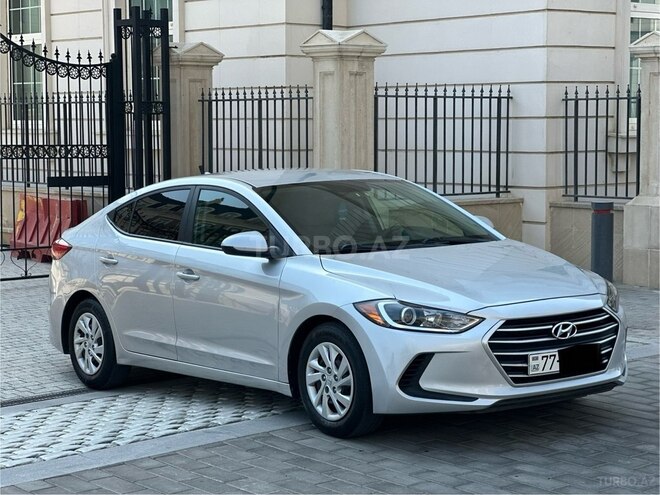 Hyundai Elantra-3