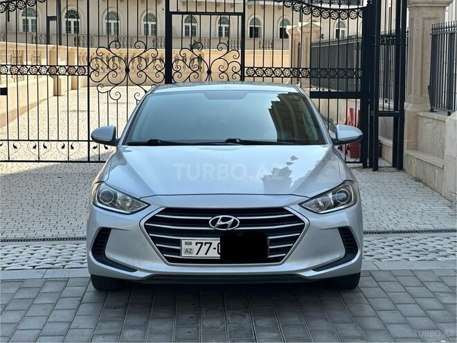 Hyundai Elantra-1