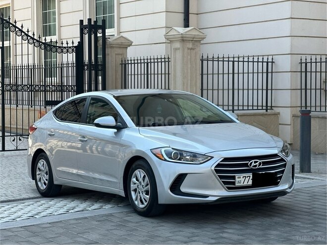 Hyundai Elantra-4