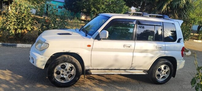 Mitsubishi Pajero io 2000, 330,000 km - 1.8 l - Cəlilabad