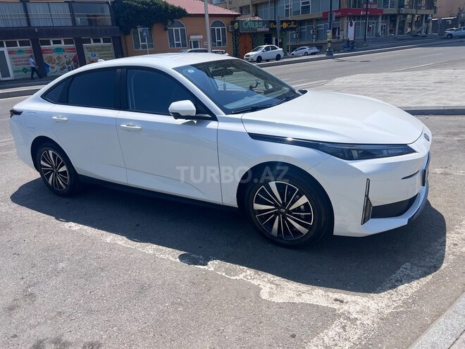 Changan Qiyuan A05 2024, 10,500 km - 1.5 л - Bakı