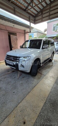 Mitsubishi Pajero 2011, 261,713 km - 3.5 л - Sumqayıt