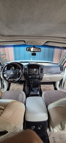 Mitsubishi Pajero 2011, 261,713 km - 3.5 л - Sumqayıt