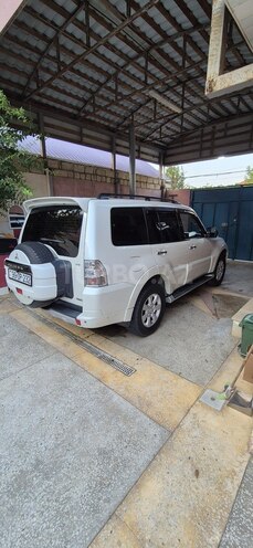 Mitsubishi Pajero 2011, 261,713 km - 3.5 л - Sumqayıt