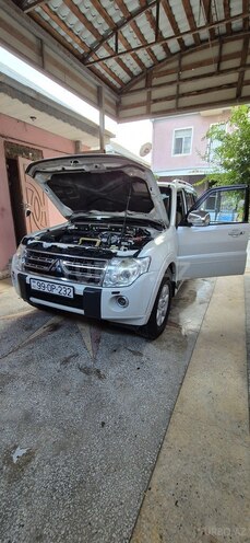 Mitsubishi Pajero 2011, 261,713 km - 3.5 л - Sumqayıt