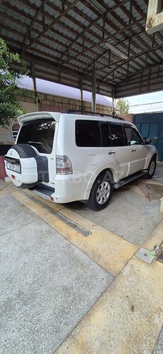 Mitsubishi Pajero 2011, 261,713 km - 3.5 л - Sumqayıt