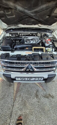 Mitsubishi Pajero 2011, 261,713 km - 3.5 л - Sumqayıt