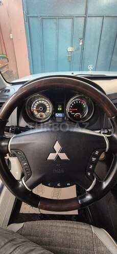Mitsubishi Pajero 2011, 261,713 km - 3.5 л - Sumqayıt