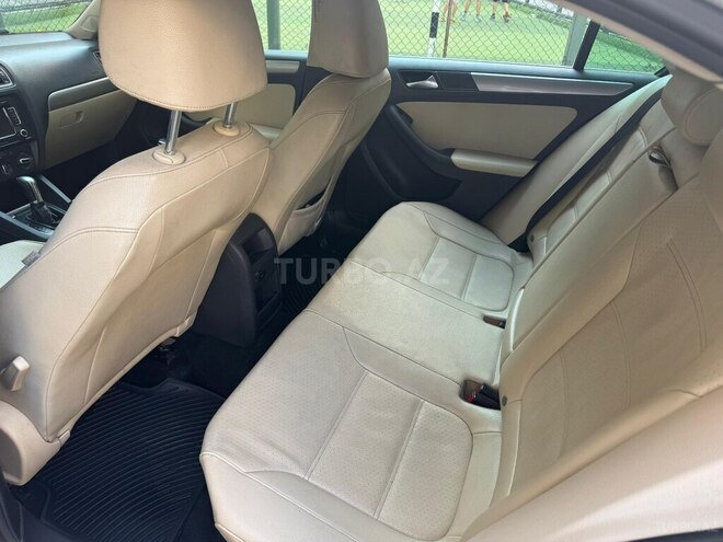 Volkswagen Jetta 2015, 228,527 km - 1.8 l - Bakı