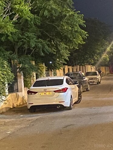 Hyundai Elantra 2015, 305,775 km - 1.8 l - Bakı