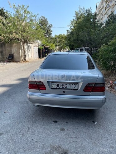 Mercedes E 280 1999, 386,000 km - 2.8 l - Bakı
