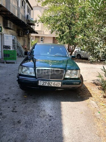 Mercedes E 250 1995, 100,000 km - 2.5 l - Bakı