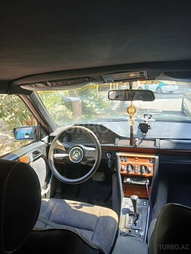 Mercedes E 250 1995, 100,000 km - 2.5 l - Bakı