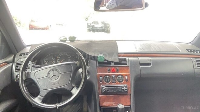 Mercedes E 240 1998, 404,000 km - 2.4 l - Bakı