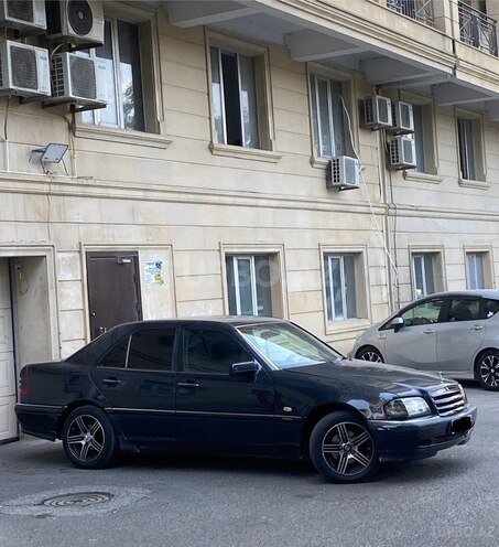 Mercedes C 220 1999, 287,421 km - 2.2 l - Bakı