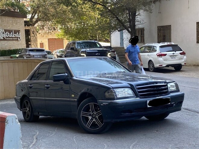 Mercedes C 220 1999, 287,421 km - 2.2 l - Bakı