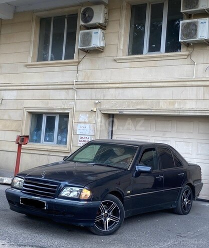 Mercedes C 220 1999, 287,421 km - 2.2 l - Bakı