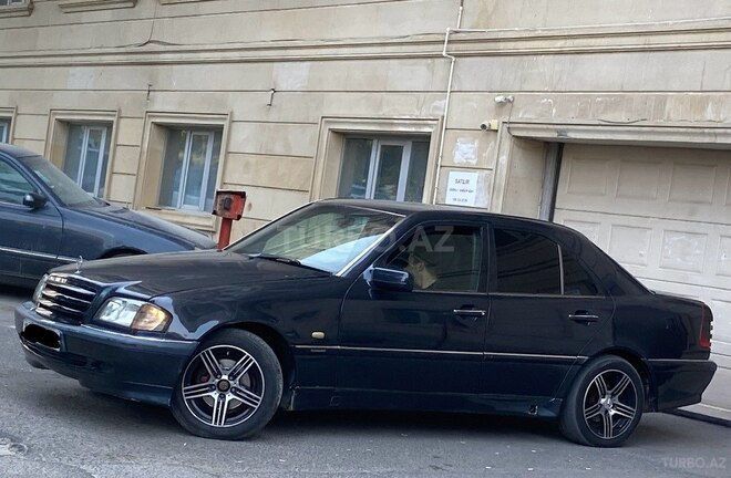 Mercedes C 220 1999, 287,421 km - 2.2 l - Bakı