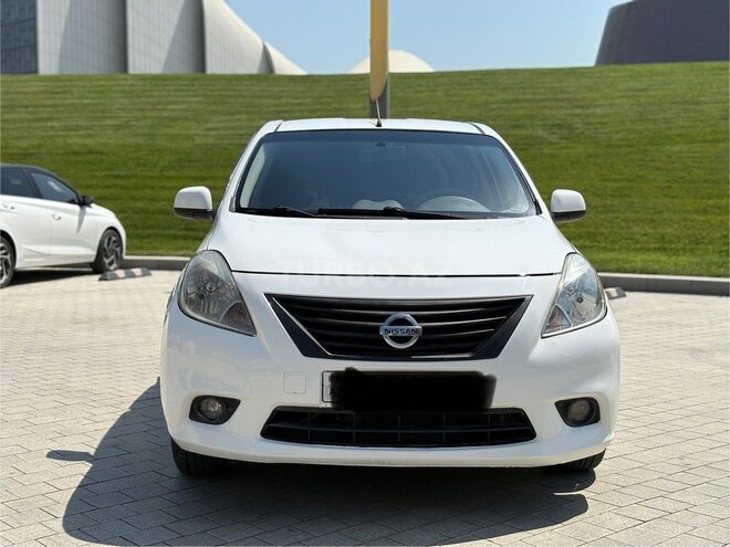 Nissan Sunny 2014, 200,000 km - 1.5 l - Bakı
