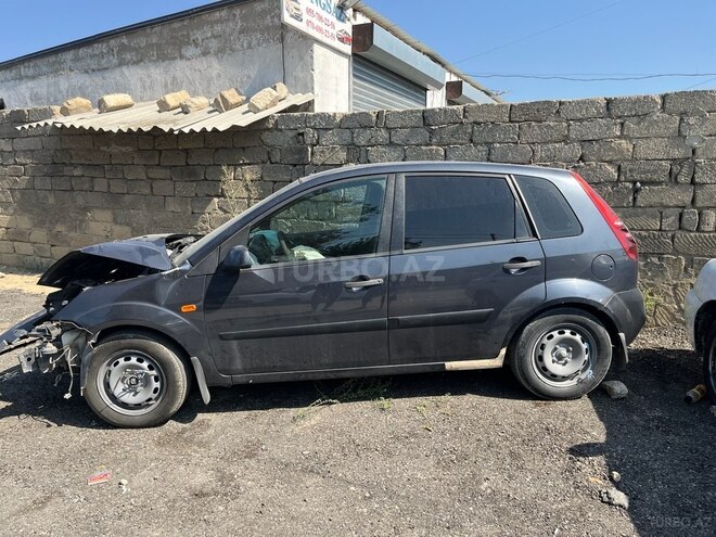 Ford Fiesta 2007, 260,000 km - 1.6 l - Bakı
