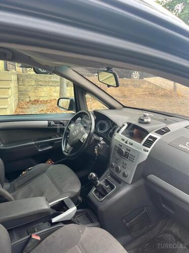 Opel Zafira 2009, 452,866 km - 2.2 l - Qusar