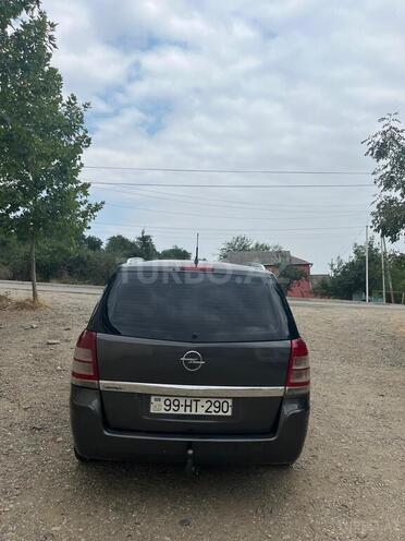 Opel Zafira 2009, 452,866 km - 2.2 l - Qusar