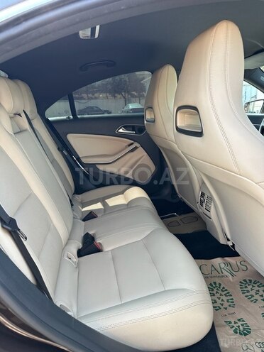 Mercedes  2015, 160,143 km - 1.6 l - Bakı