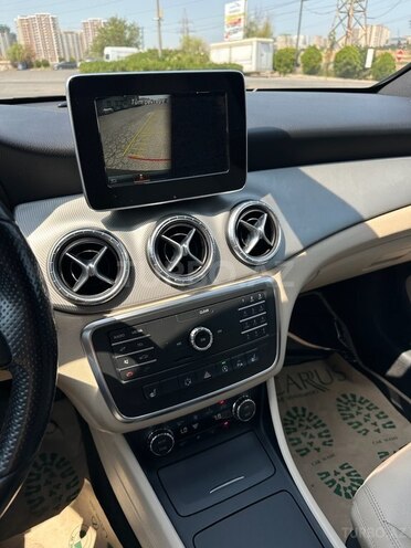 Mercedes  2015, 160,143 km - 1.6 l - Bakı