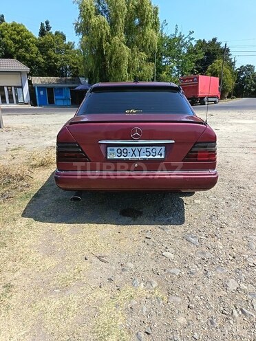 Mercedes E 250 1993, 691,324 km - 2.5 л - Astara