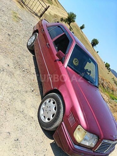 Mercedes E 250 1993, 691,324 km - 2.5 л - Astara