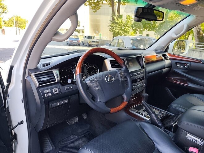 Lexus LX 570 2013, 176,926 km - 5.7 l - İsmayıllı
