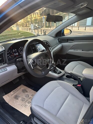 Hyundai Elantra 2017, 221,768 km - 2.0 l - Bakı