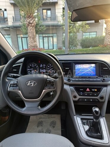 Hyundai Elantra 2017, 221,768 km - 2.0 l - Bakı