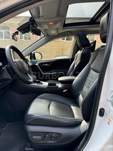 Toyota RAV4 2018, 121,300 km - 2.0 l - Bakı