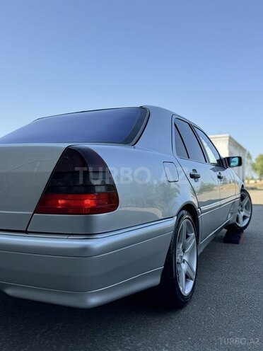 Mercedes C 230 1998, 196,000 km - 2.3 l - Saatlı